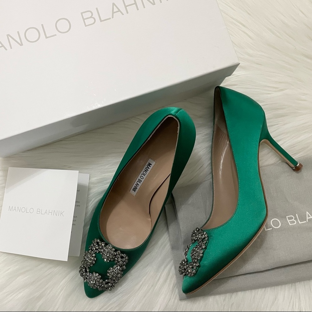 Manolo Blahnik Hangisi 90 Embellished Satin Pumps - Picture 3 of 10